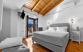 Myrtillo I Luxury Traditional House